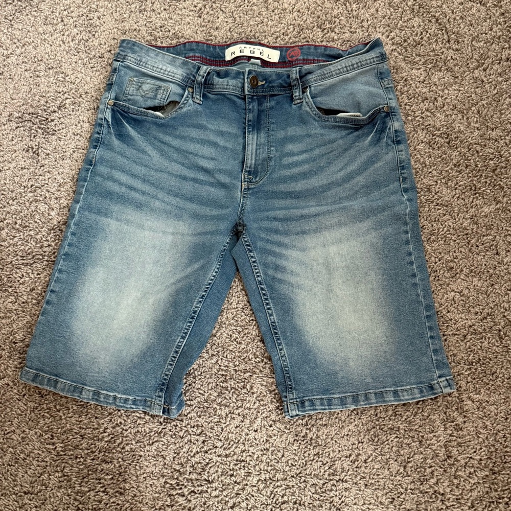 Men’s Denim Jean Shorts - size 34